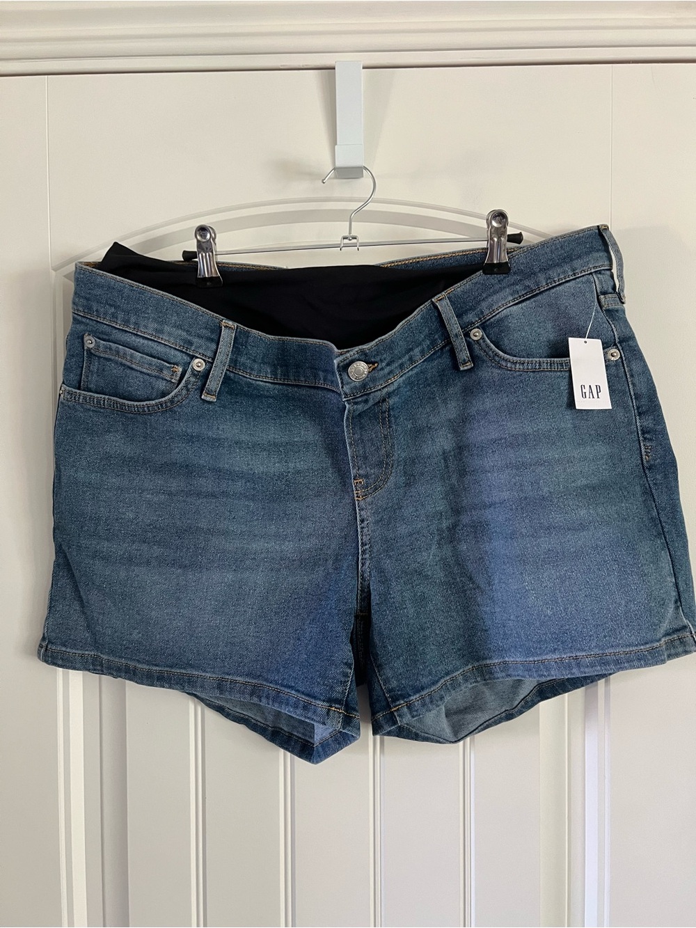 GAP Maternity Shorts - Size 34/18
